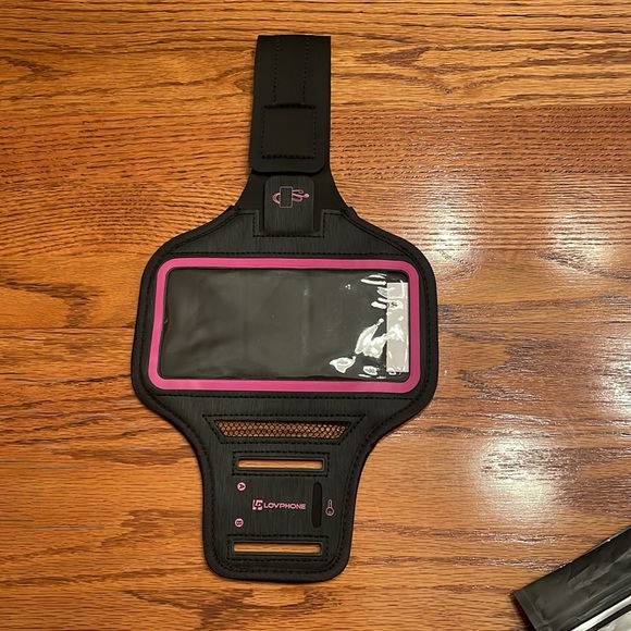LOVPHONE Sports Armband for IPhones. Holds Key, Earbuds & Card. Rosy/Black. NEW! - Picture 9 of 15